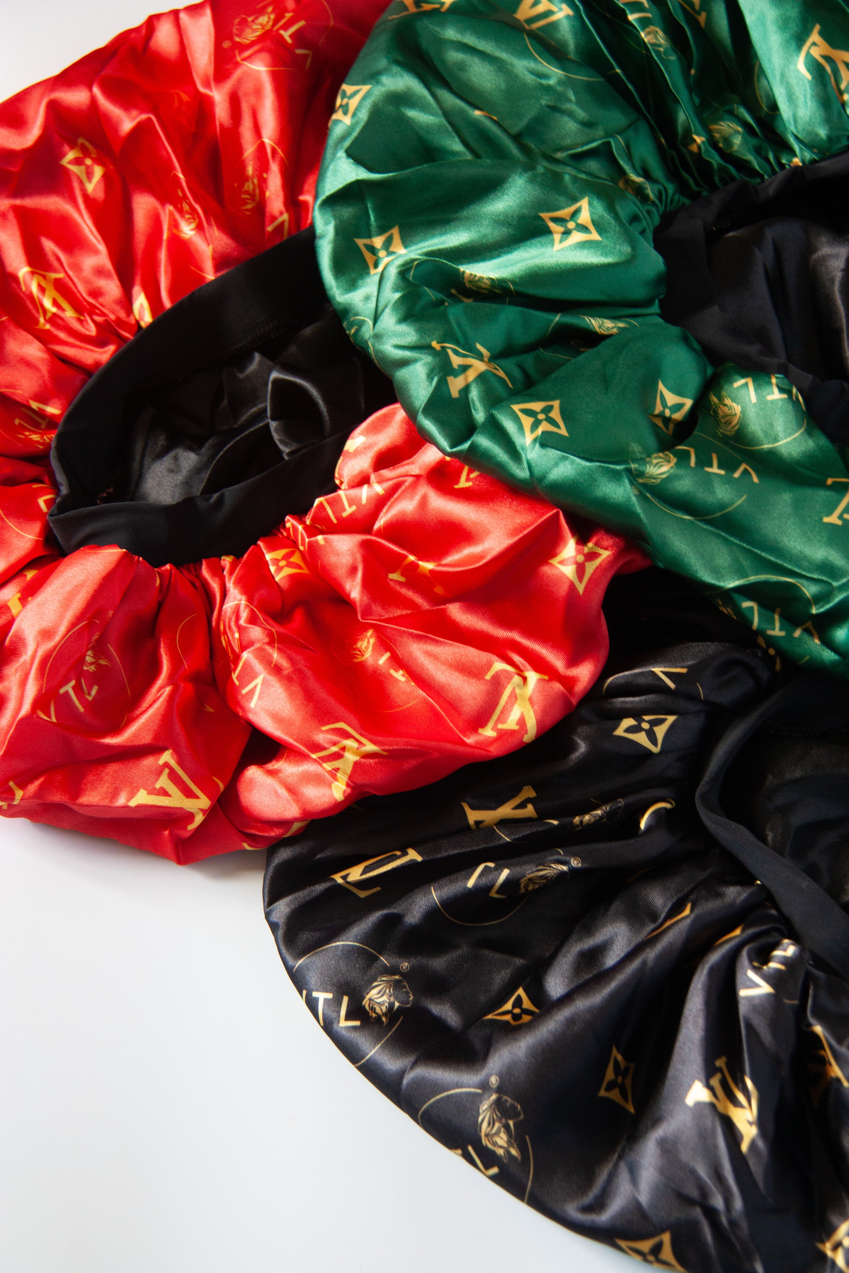 Bonnet en satin